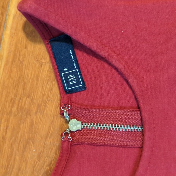 Red Gap Dress - Picture 3 of 4